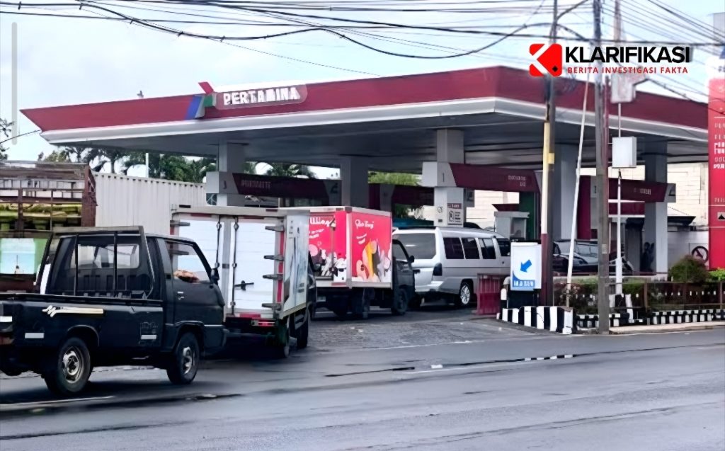Antrian Panjang di 2 SPBU di Pamekasan, Dampak Perang atau Ulah Oknum Penimbun BBM?