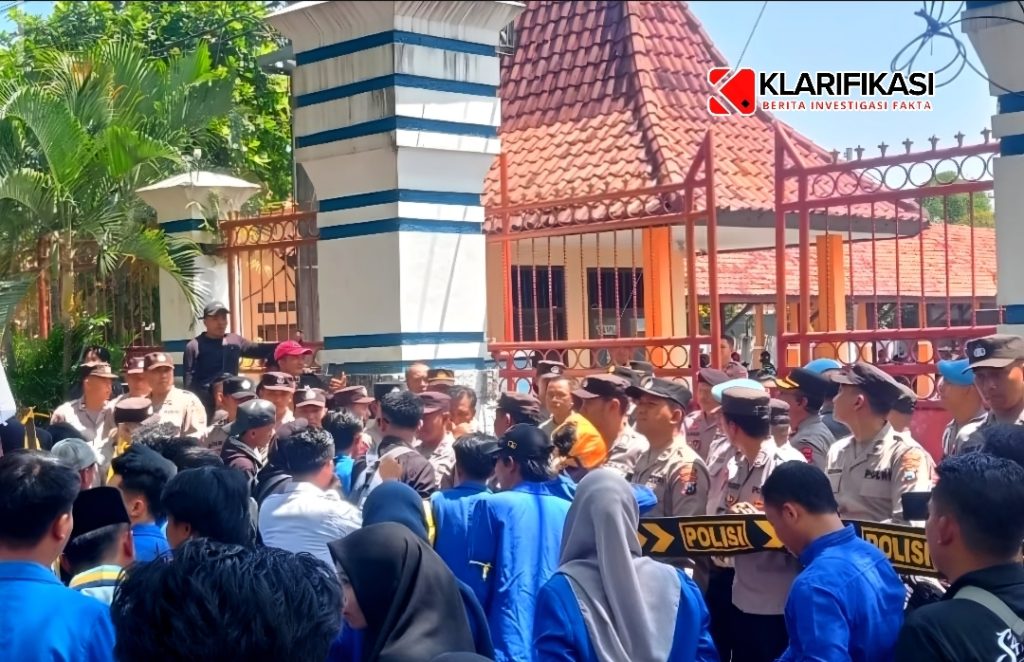 PMII Sampang Demo DPRD : Dampak Galian C Sudah Tak Bisa Ditoleransi