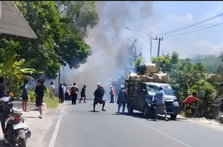 Kecelakaan di Palengaan Pamekasan Libatkan Motor Pembawa BBM dan Pickup, Satu Orang Meninggal Dunia